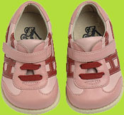 See Kai Run April Trainer