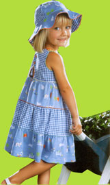 le top Li'l Farmyard Friends Sleeveless Tiered Dress and Sun Hat
