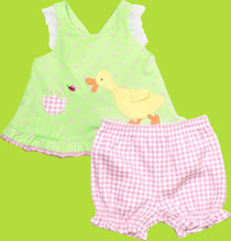 le top Dot Apron Back Sunsuit and Check Panty Set 