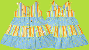 le top Darling Ducks Tiered Cross Back Sundress